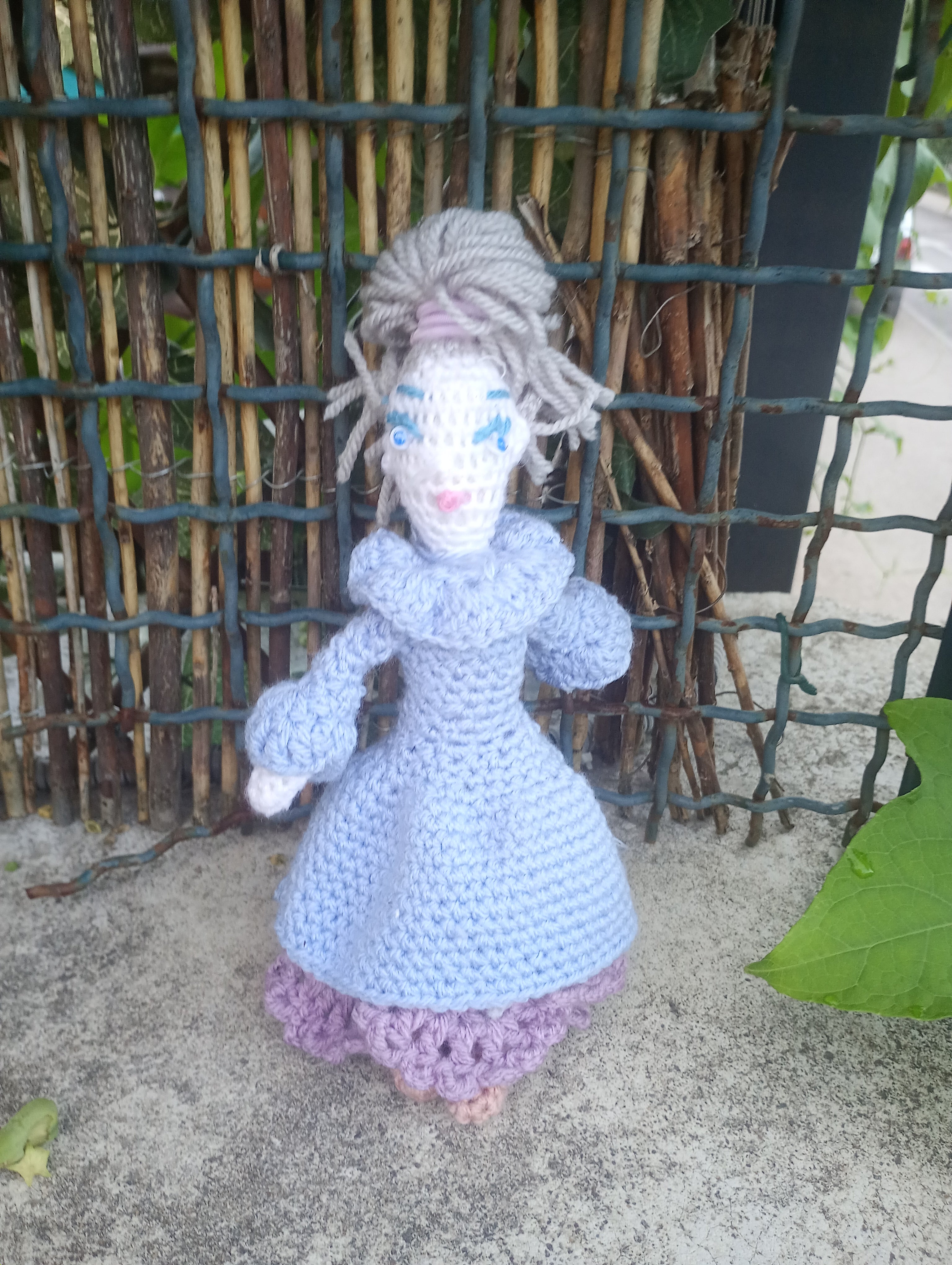 Poupe exsclusive crochet madamre Lille 20cm