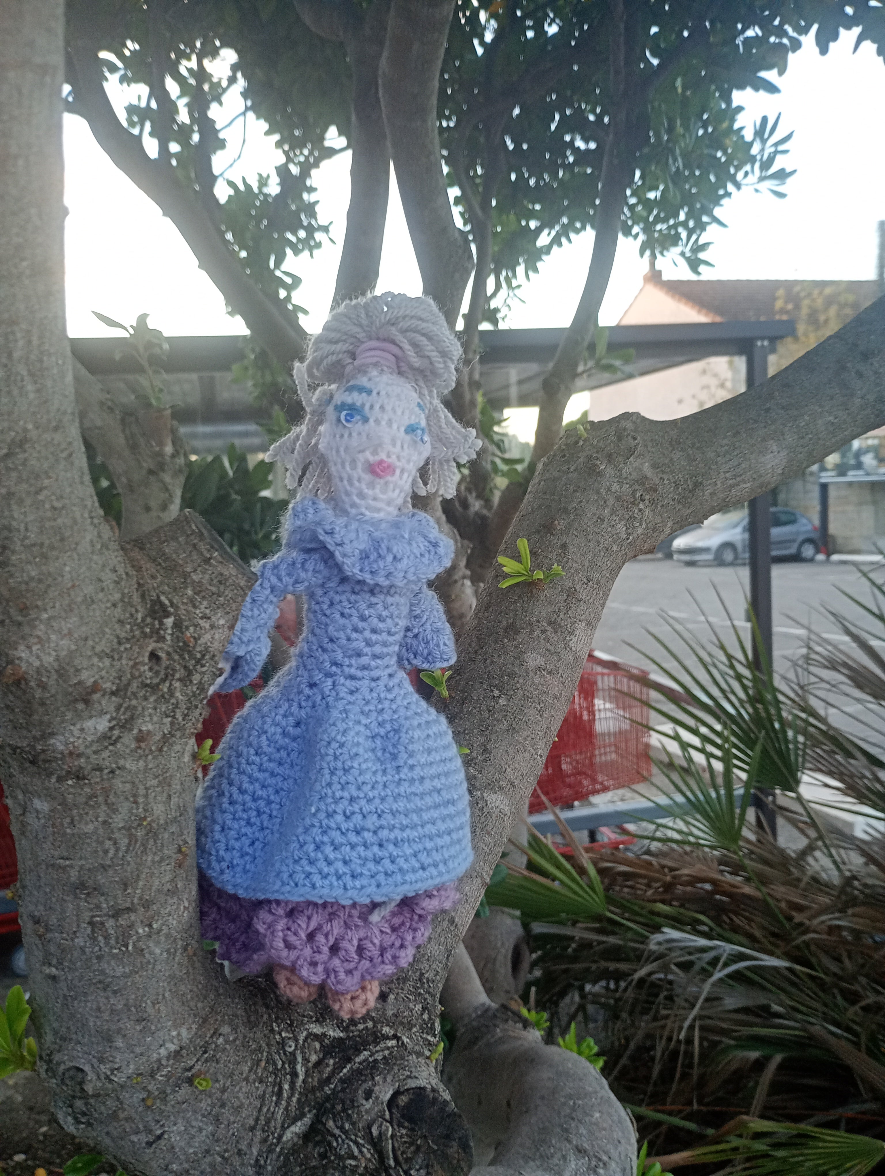 Poupe exsclusive crochet madamre Lille 20cm