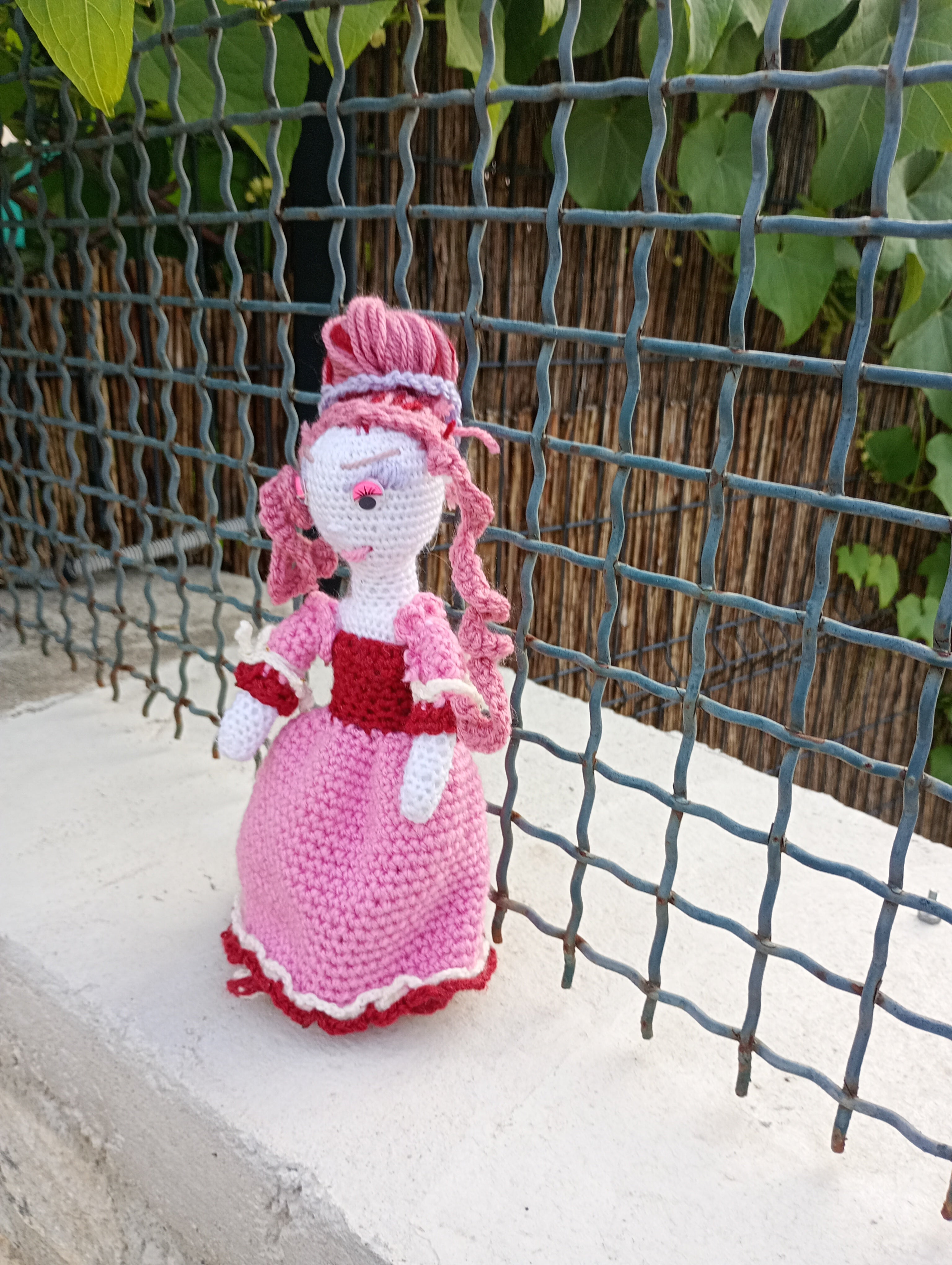 Poupe exsclusive crochet Madamre Versailles 25cm