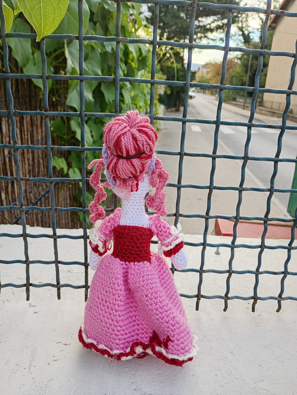 Poupe exsclusive crochet Madamre Versailles 25cm