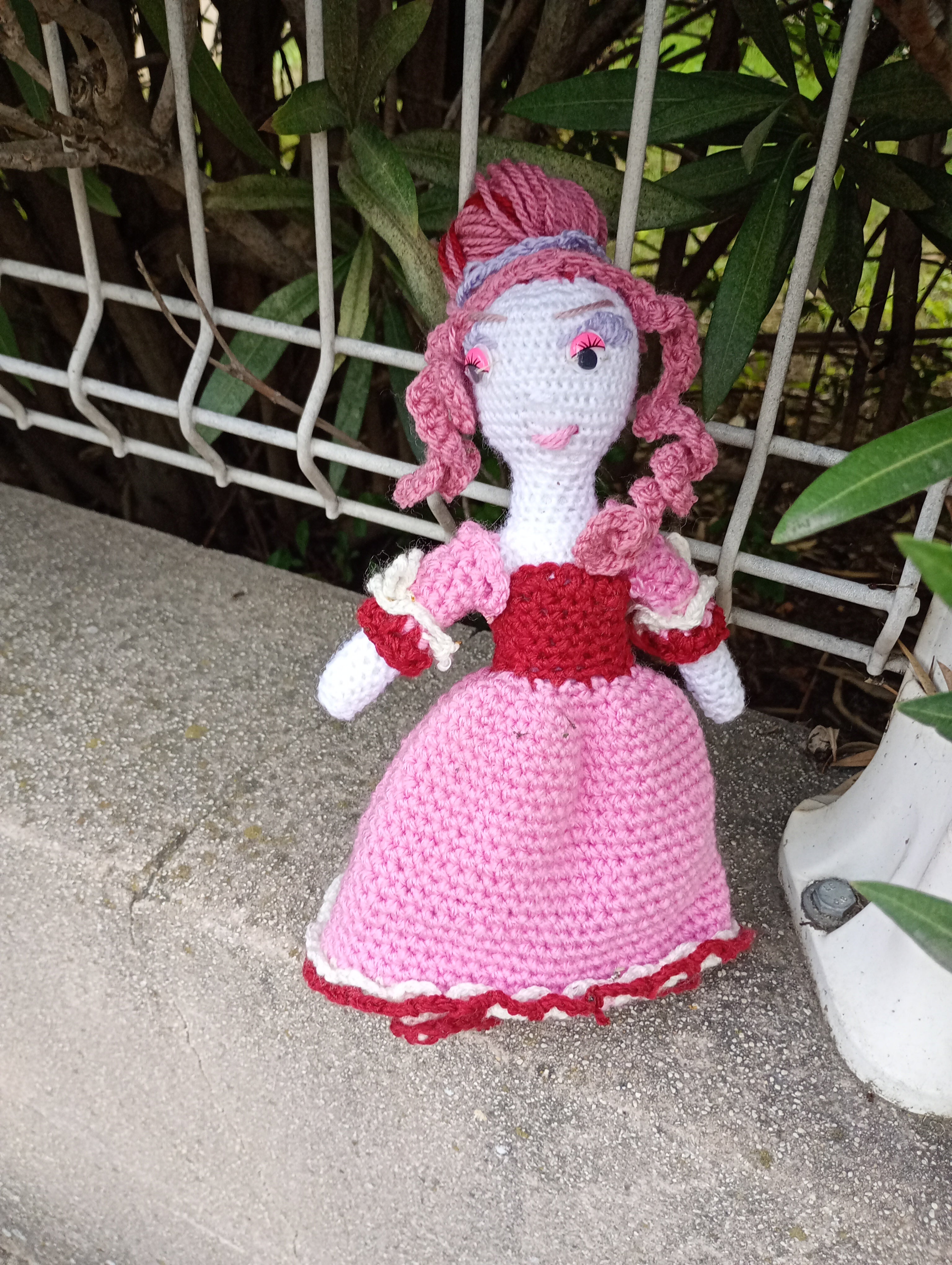 Poupe exsclusive crochet Madamre Versailles 25cm