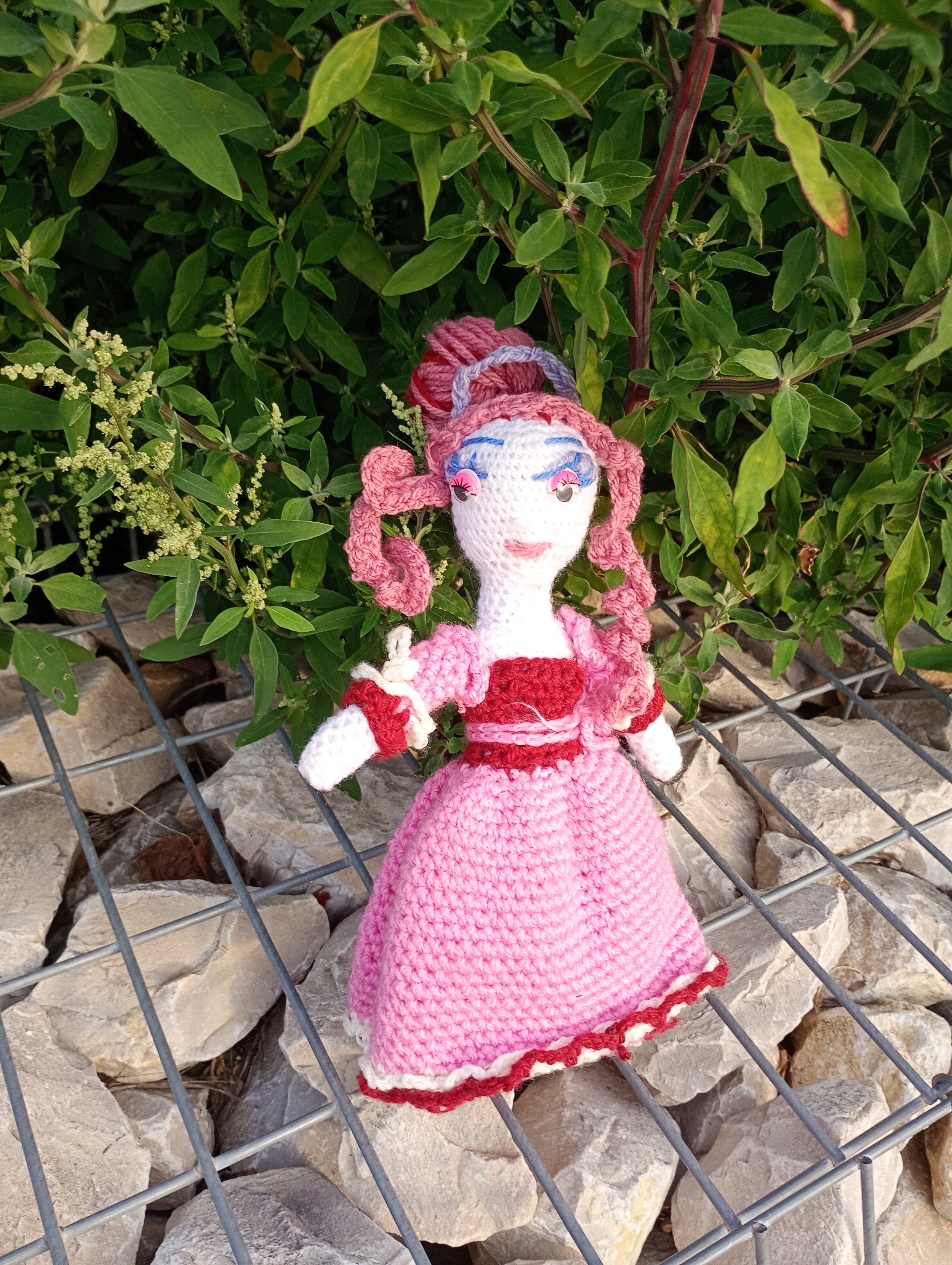 Poupe exsclusive crochet Madamre Versailles 25cm