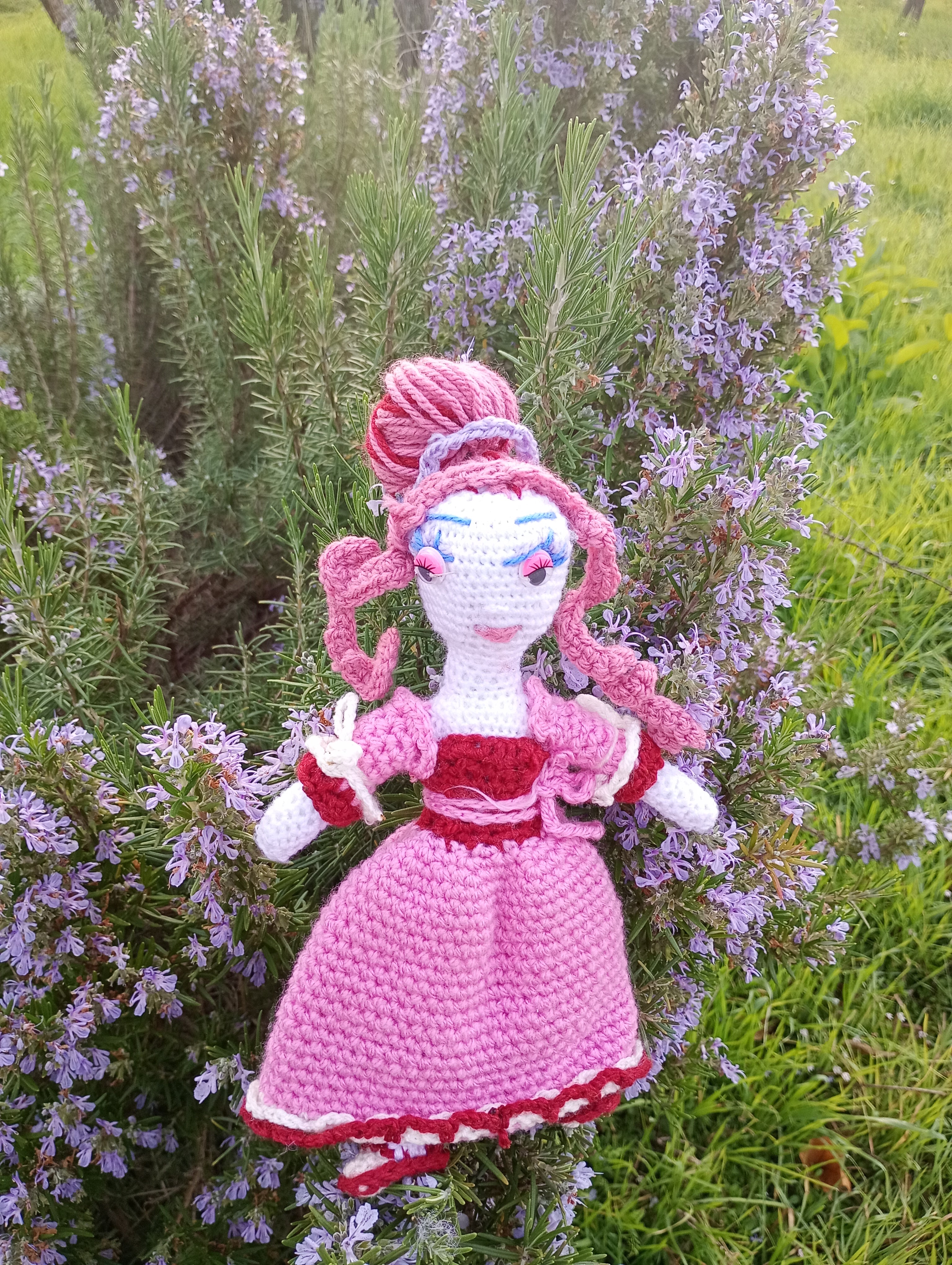 Poupe exsclusive crochet Madamre Versailles 25cm