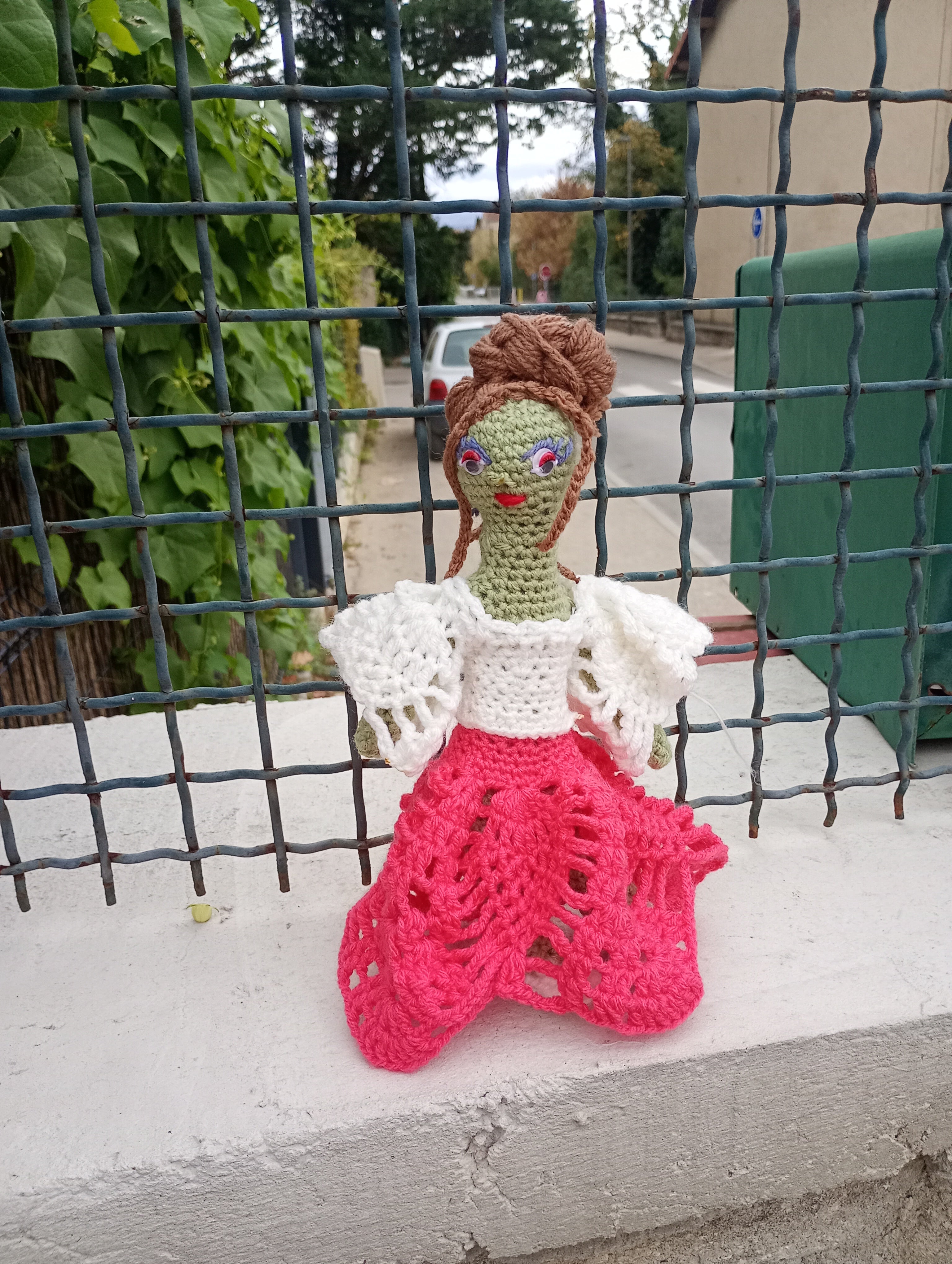 Poupe exsclusive crochet madame Antibes 25vm