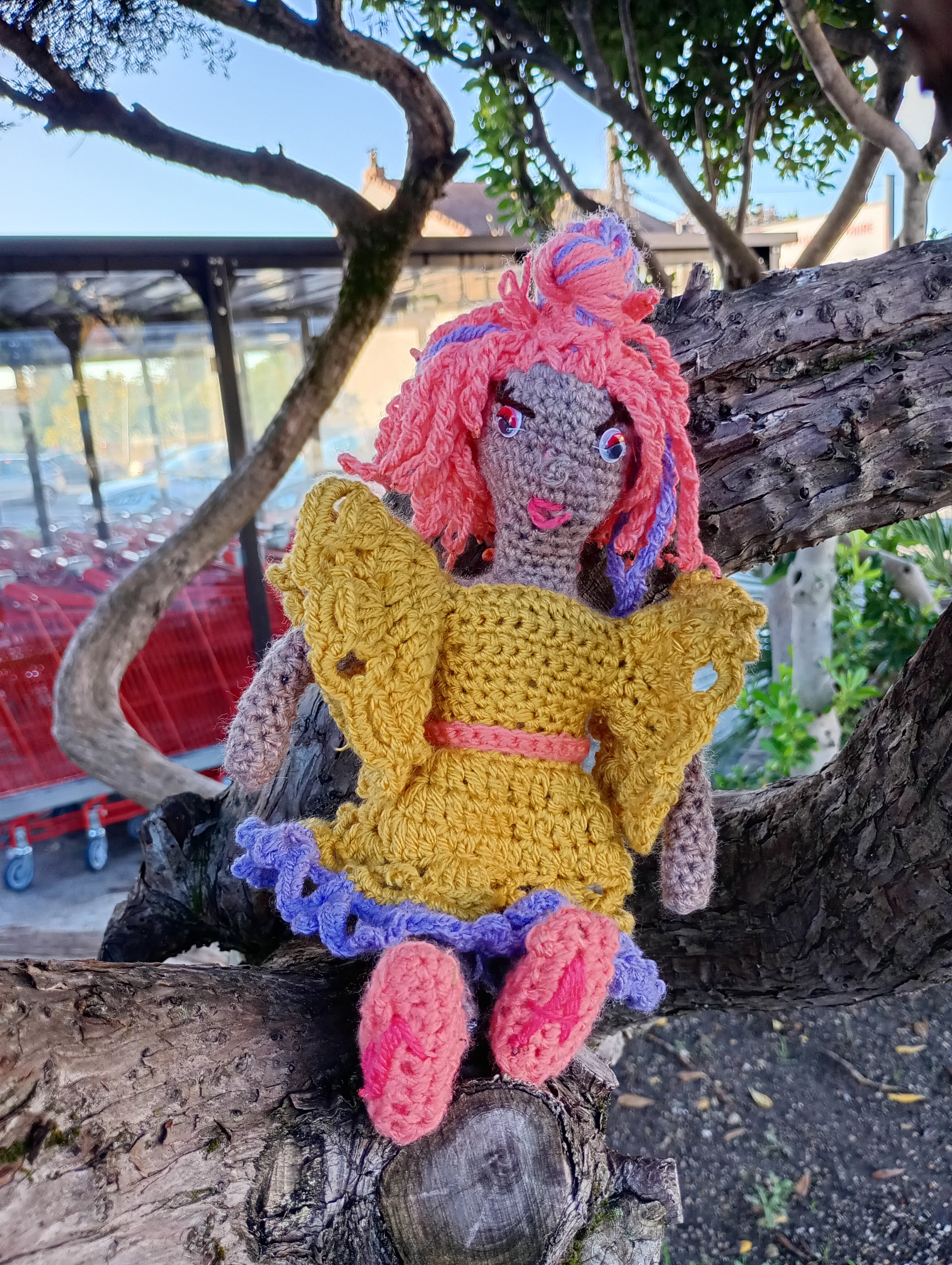 Poupee exsclisive crochet mafame Arles 25cm