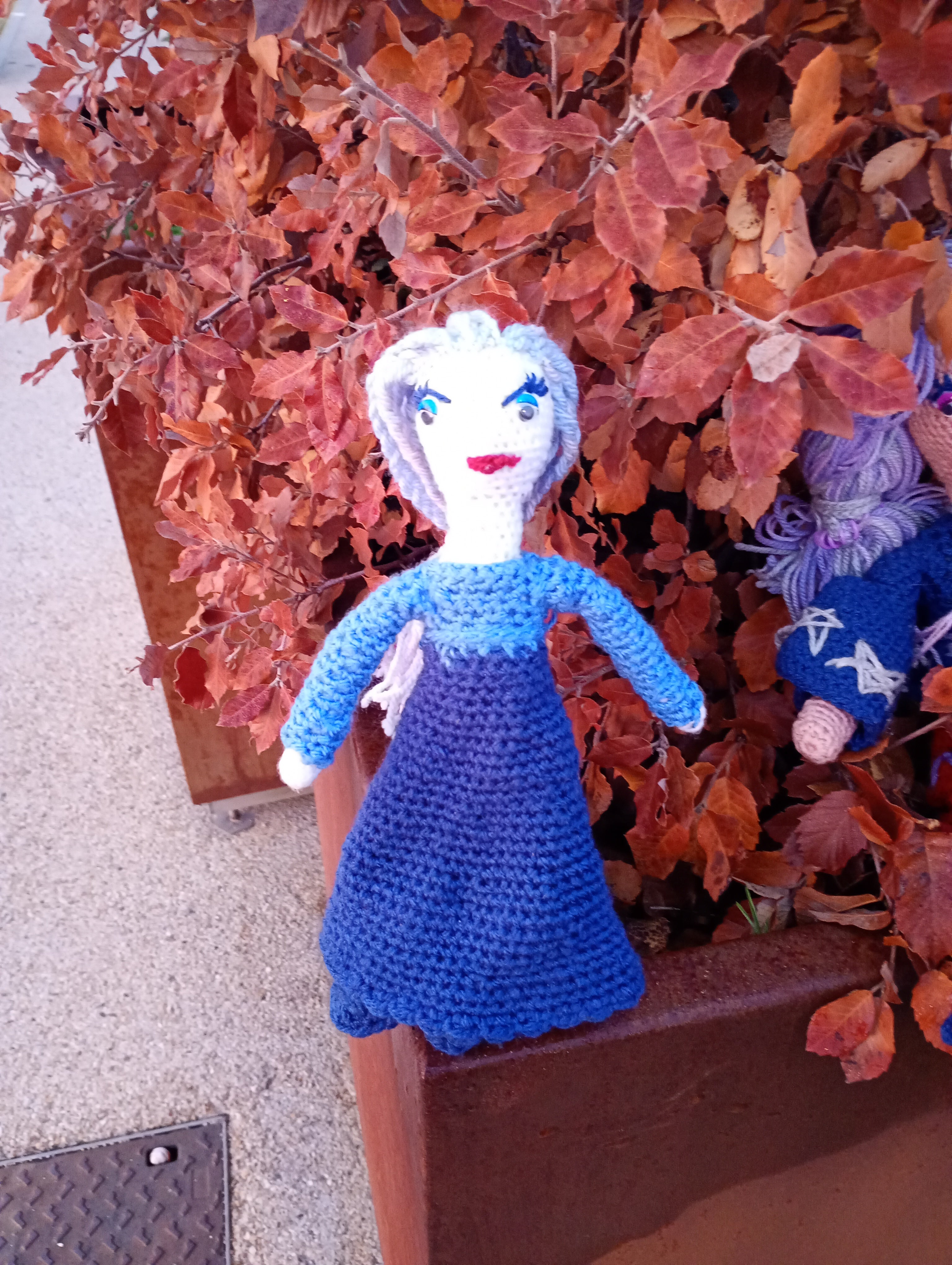 Poupe legend exsclusive crochet  Sagesde35cm 25cm