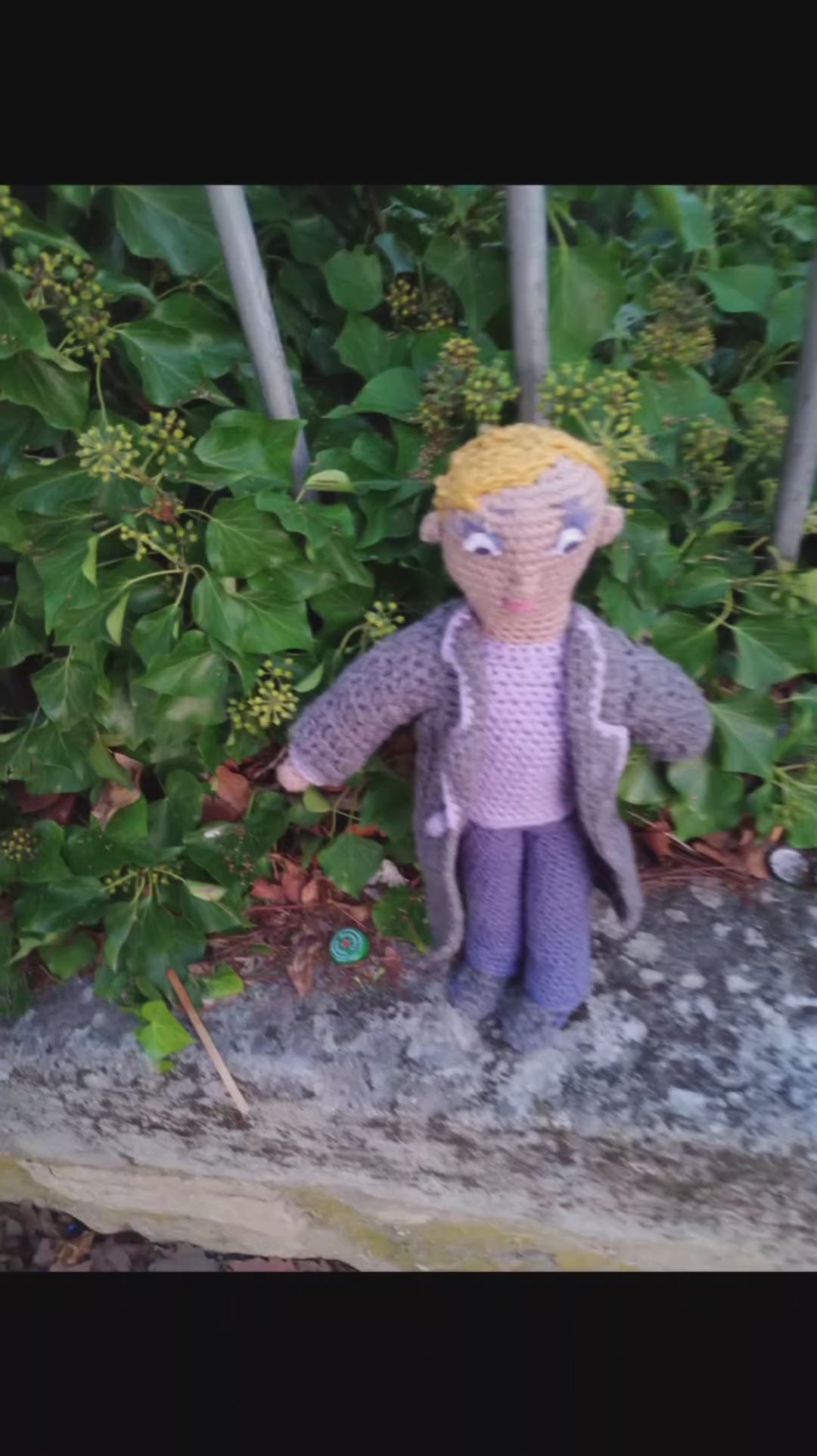 Poupe exsclusive crochet The Guarfisn of Coal snd Light 35cm