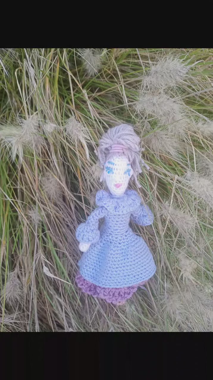 Poupe exsclusive crochet madamre Lille 20cm